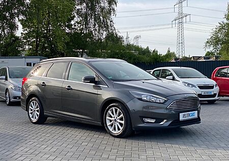 Ford Focus Turnier Titanium*CARPLAY*KAMERA*SHZ*PDC*