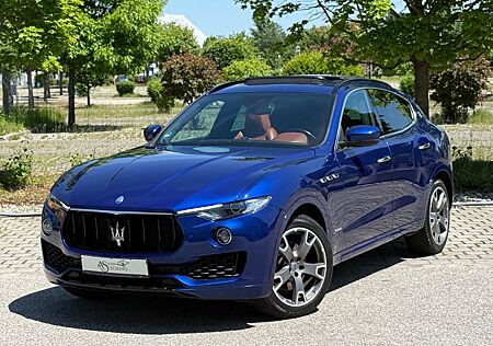 Maserati Levante *Diesel*GranSport*ACC*LED*PANO*AHK*