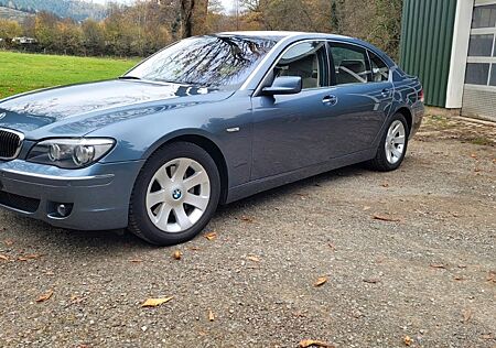 BMW 750Li A -