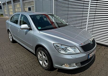 Skoda Octavia Lim-KLIMA-ALU-PDC-XENON