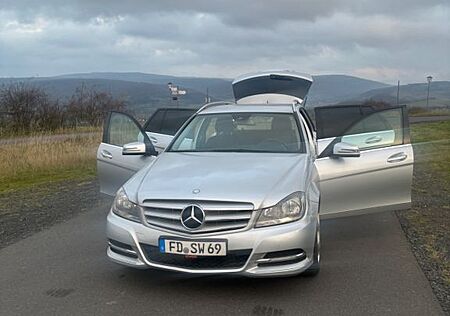 Mercedes-Benz C 220 CDI T -