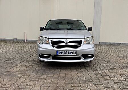 Lancia Voyager gebraucht kaufen Lancia Voyager 2.8 MultiJet 16v Silver Automatik Silver
