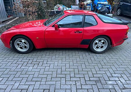 Porsche 944