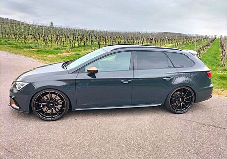 Seat Leon 2.0 TSI CUPRA R 4Drive DSG Sportstou. S...