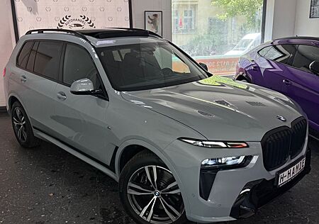 BMW X7 40d xDRIVE M-SPORT SKYLOUNGE LIFT HUD 7-SITZE