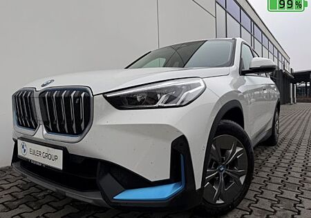 BMW iX1 xDrive 30 AHK SHZ DrivAss Parkass DAB LMR