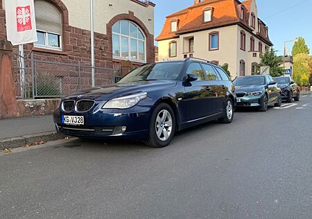 BMW 523i Touring HUD ACC AHK SoftClose