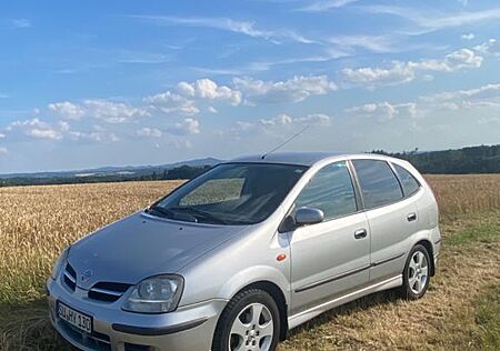 Nissan Almera Tino 1.8 V10 Automatik & Rückfahrkamera