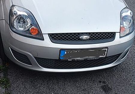 Ford Fiesta 1,3 51 kW White Magic White Magic