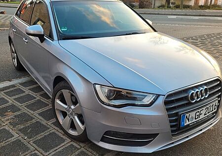 Audi A3 1.4 TFSI Sportback/Pano/Navi/Bi-Xenon/SH