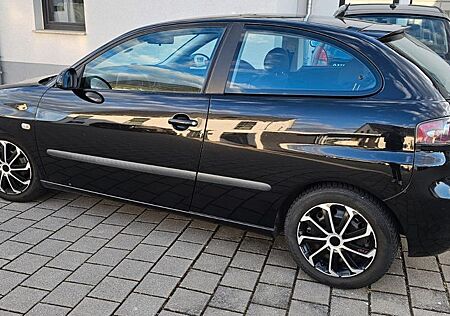 Seat Ibiza 1.4 16V 63kW Reference Reference