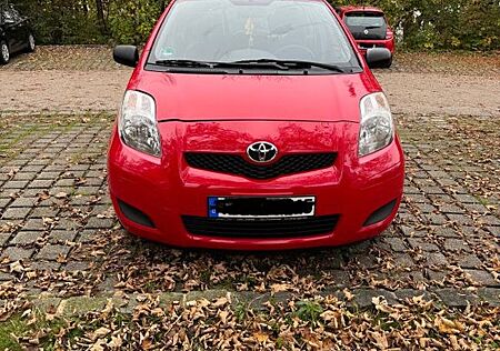 Toyota Yaris 1,0-l-VVT-i Cool/Klima/AUX