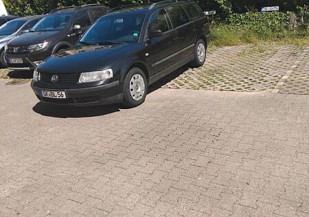 VW Passat Variant Volkswagen 1.8 Basis