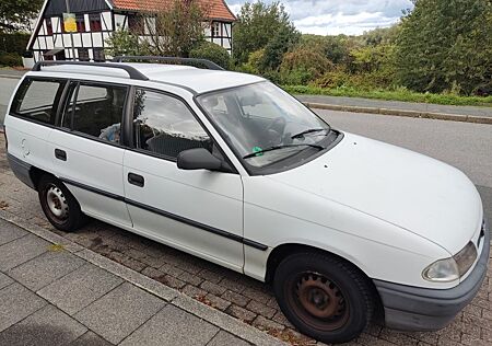 Opel Astra Kombi Caravan, geräumig, wenig km, m. TÜV.