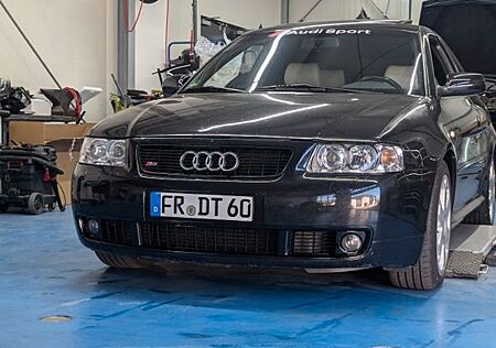 Audi S3 1.8T quattro -