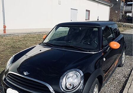 Mini ONE 72KW Midnight Black metallic
