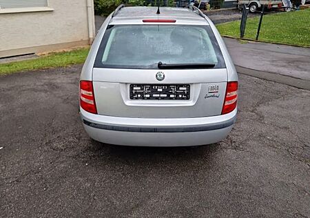Skoda Fabia Combi 1.4 16V 74 kW Elegance Elegance