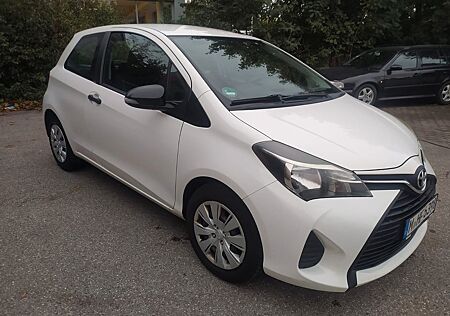 Toyota Yaris 1.4 i
