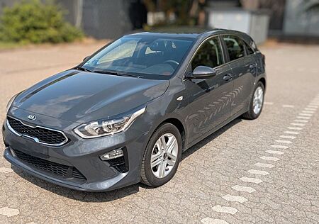 Kia Cee'd / Ceed 1.4 T-GDI Vision Vision