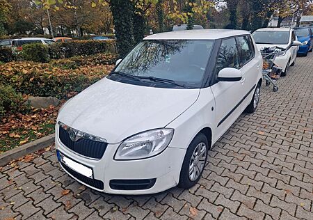 Skoda Fabia 1.6l Ambiente Tiptronic Ambiente