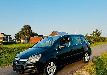 Opel Zafira 1.8 Edition 7 Sitze wenig Km TÜV neu Allw