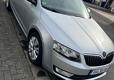 Skoda Octavia 1.6 TDI Ambiente TÜV Neu Winterfest