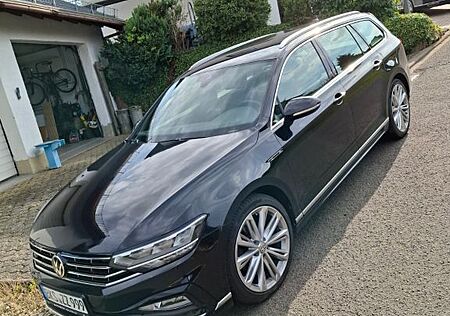 VW Passat Variant Volkswagen 2.0 TDI SCR DSG 2x R-Line