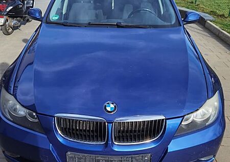 BMW 318i touring -