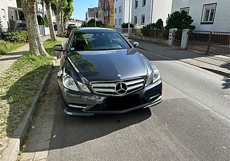Mercedes-Benz E 250 Coupé AMG Line