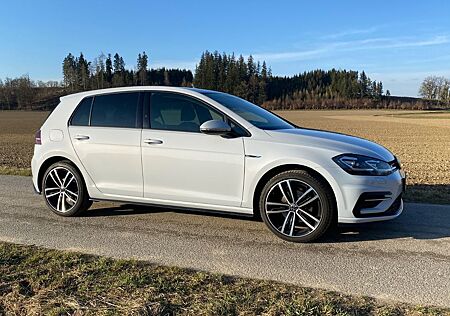 VW Golf Volkswagen 1.5 TSI Aut. LED DSG 3xR-Line 18 Zoll Navi