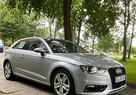 Audi A3 1.4 TFSI Ambition Sport Laufleist 85tkm Navi