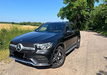 Mercedes-Benz GLC 300 GLC 300d 4MATIC / AMG / Junge Sterne Garantie
