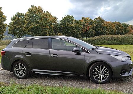 Toyota Avensis 2,0-l-D-4D Edition-S Touring Sports