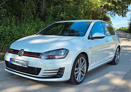 VW Golf Volkswagen 2.0 TSI DSG GTI