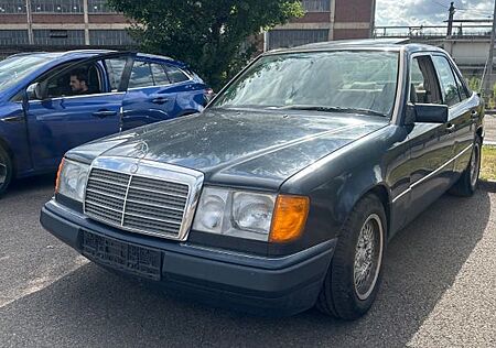 Mercedes-Benz E 200 200E