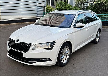 Skoda Superb 2.0 TDI SCR DSG Style Navi Leder Autom.ac