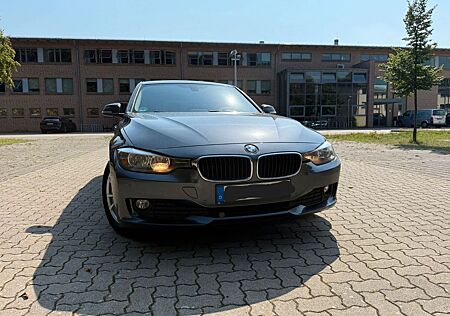 BMW 320d Touring - AHK - Sommer + Winter Reifen