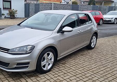 VW Golf Volkswagen VII 1.6 TDI Comfortline Xenon AHK schwenkb.