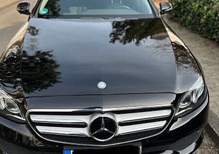 Mercedes-Benz E 200 AVANTGARDE Autom. AVANTGARDE