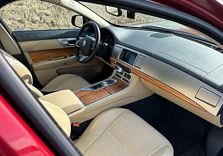 Jaguar XF 2.2 L Diesel Sportbrake -