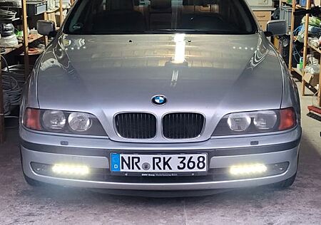 BMW 528i Auto