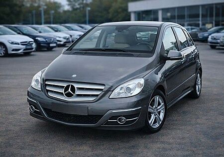 Mercedes-Benz B 160 Navigation / Aktiver Park-Assistent