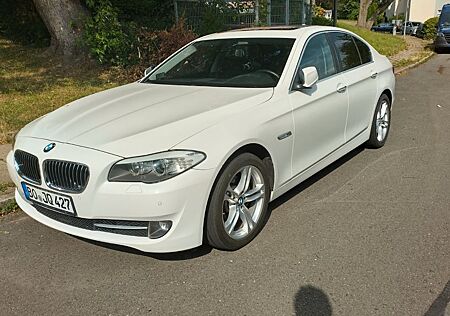 BMW 528i