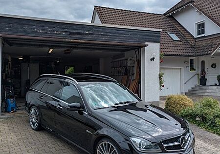 Mercedes-Benz C 63 AMG