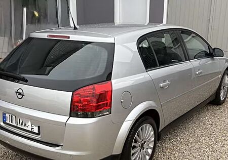 Opel Signum 2.2 Direct -