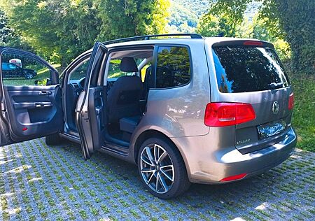 VW Touran Volkswagen 2.0 TDI Comfortline 140PS und 7x Sitz