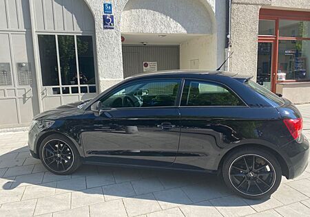Audi A1 1.6 TDI 77kw/105 PS unfallfrei TÜV26
