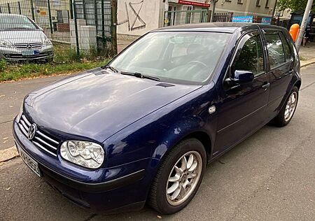 VW Golf Volkswagen 2.0 Special Aut+Standheizung+Hängerkupplung