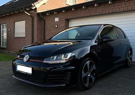 VW Golf Volkswagen 7 GTI 2.0 TSI DSG Scheckheft