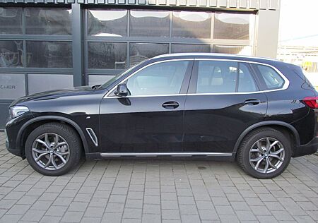 BMW X5 xDrive30d - fast Vollausstattung-sehr geflegt